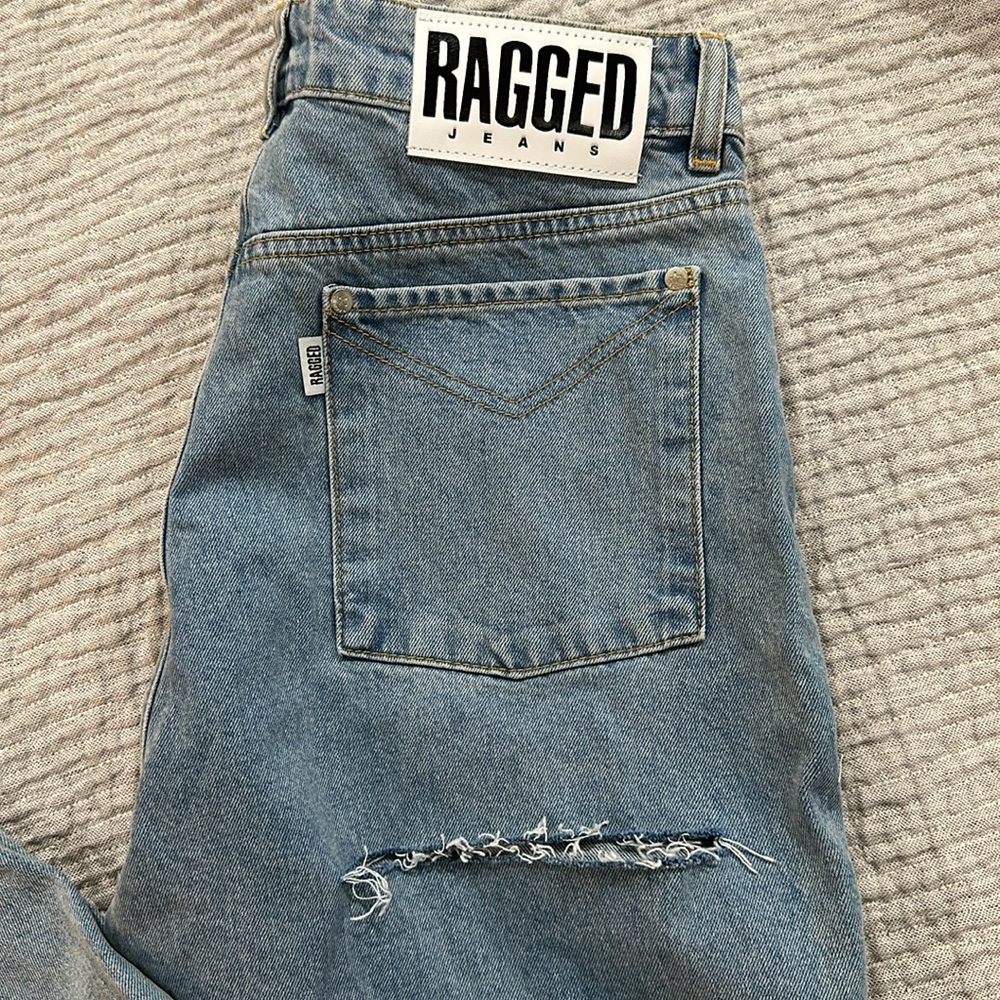 Jeans - Picture 2 of 4